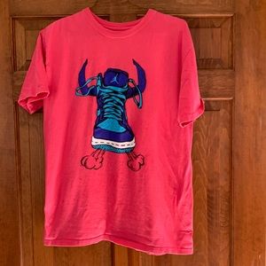 Men’s cool Nike sneaker – bull T-shirt. Pink size large